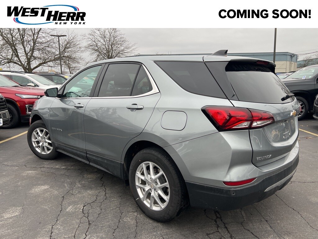 2024 Chevrolet Equinox LT photo 3