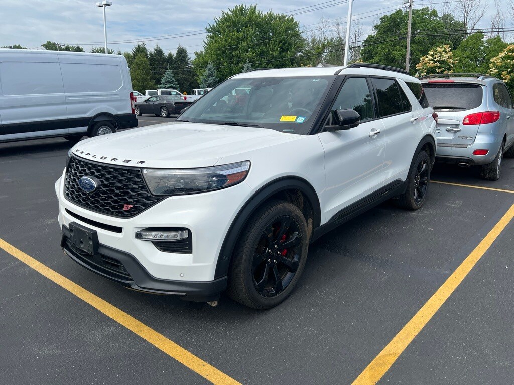 2022 Ford Explorer ST photo 4