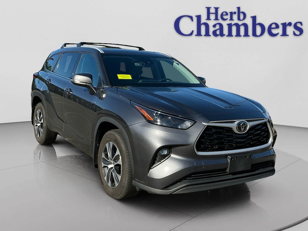 Used 2022 Toyota Highlander XLE SUV