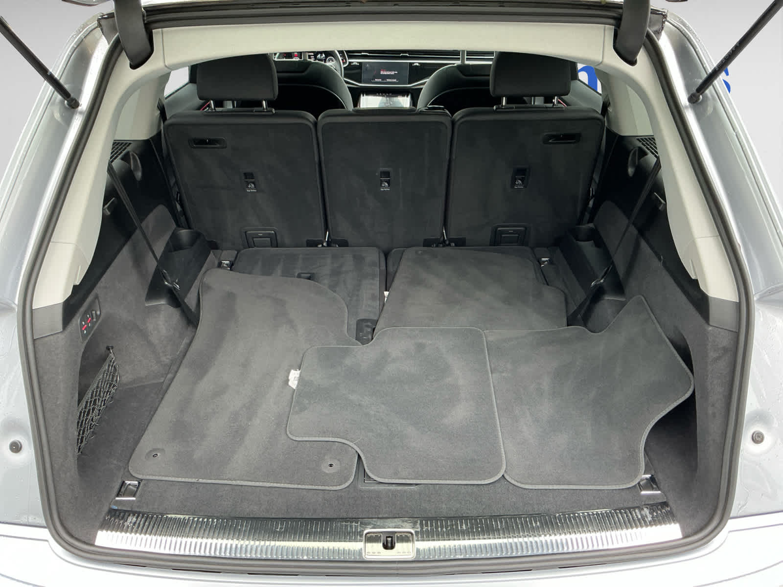 2022 Audi Q7 55 Premium Plus photo 3