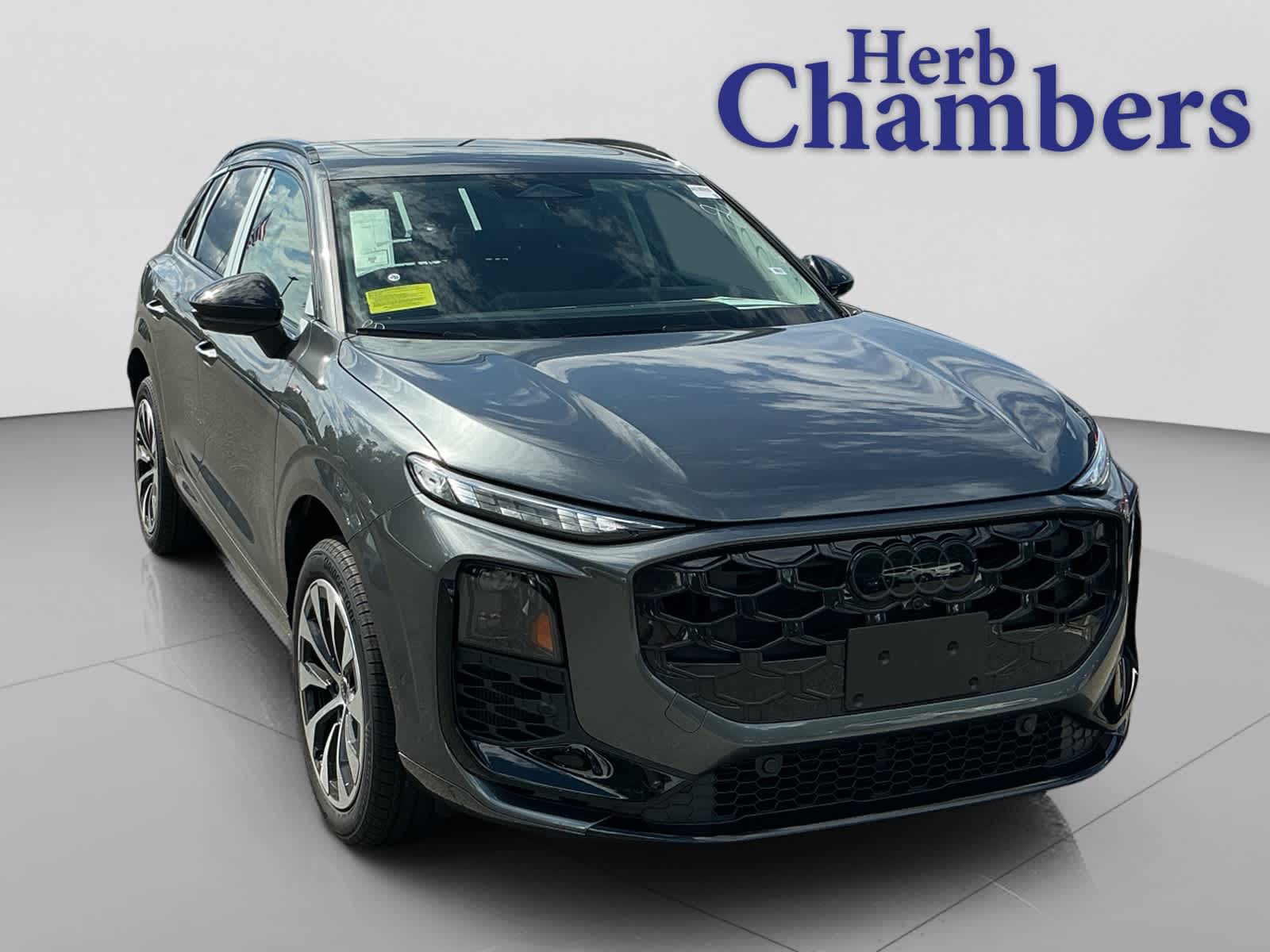 Daytona Gray Pearl Effect 2026 Audi Q3 SUV / Crossover All-Wheel Drive Automatic