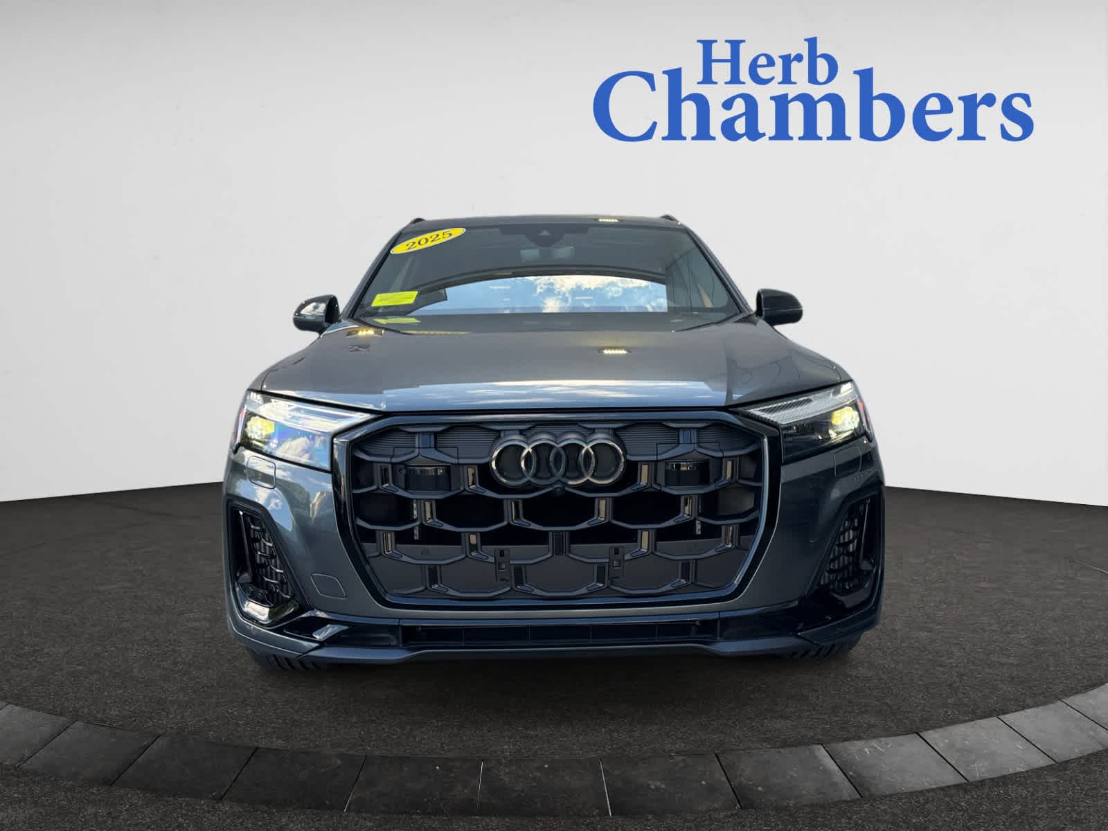 2025 Audi SQ7 Premium Plus photo 2