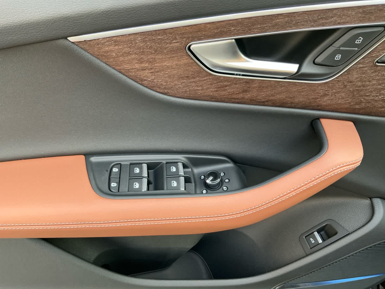 new 2026 Audi Q7 car, priced at $77,745