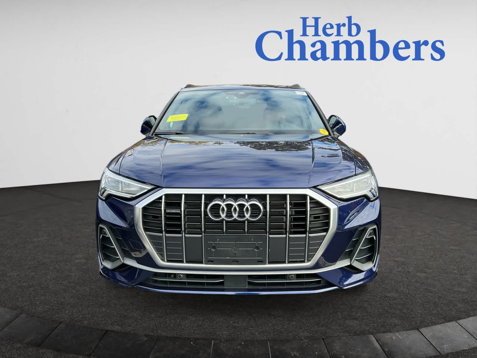 2024 Audi Q3 45 TFSI S line Premium photo 2