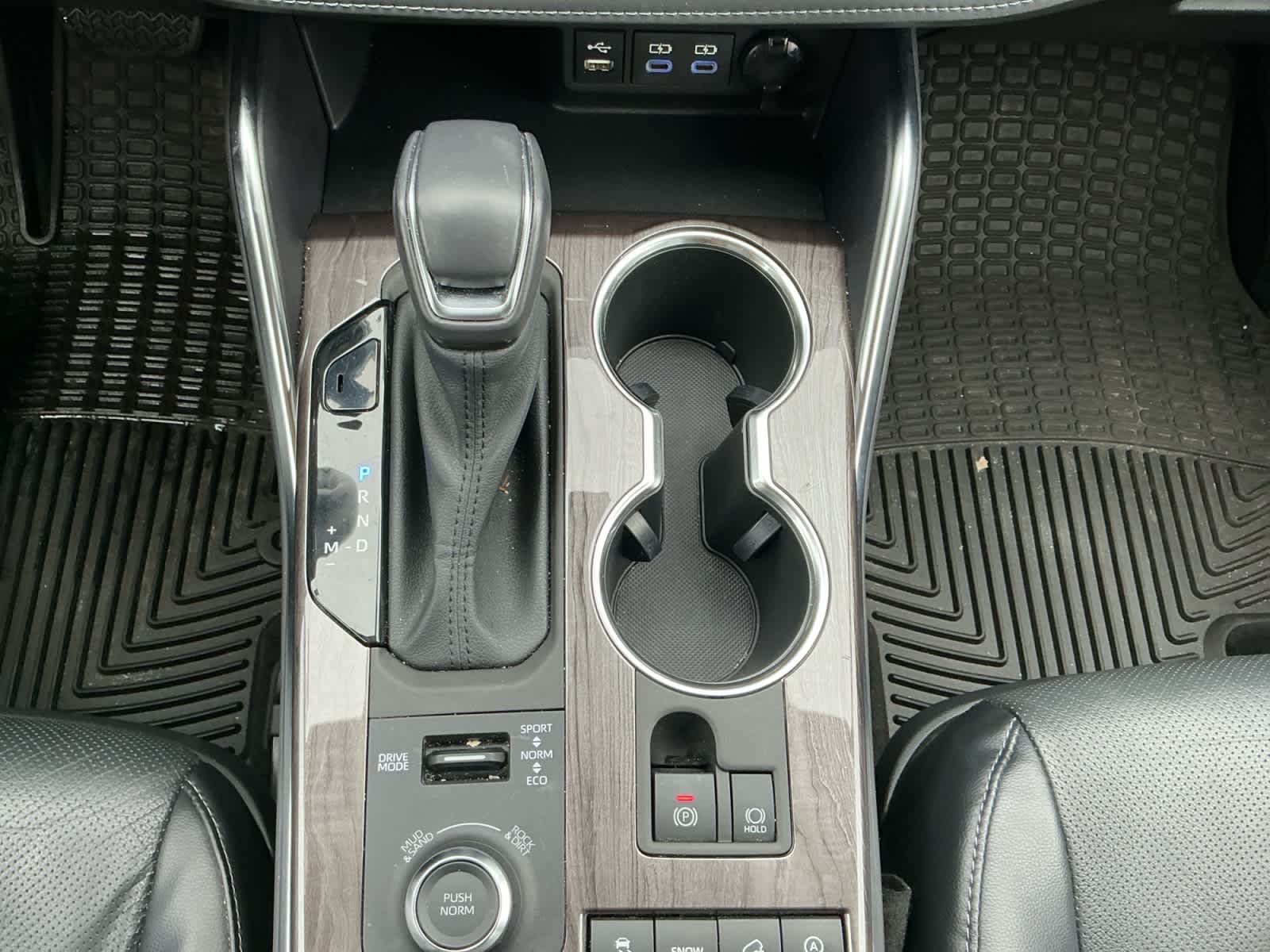 used 2022 Toyota Highlander car, priced at $35,498