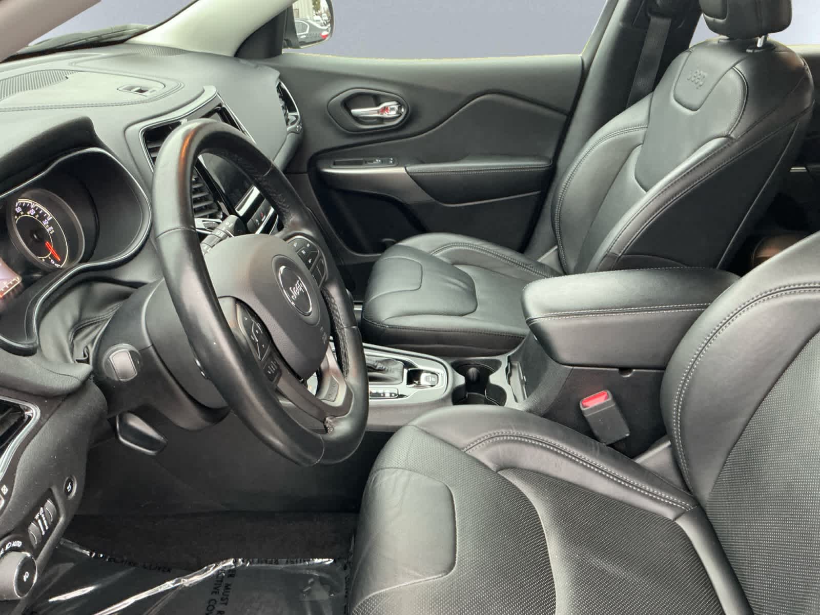 used 2020 Jeep Cherokee car, priced at $15,998