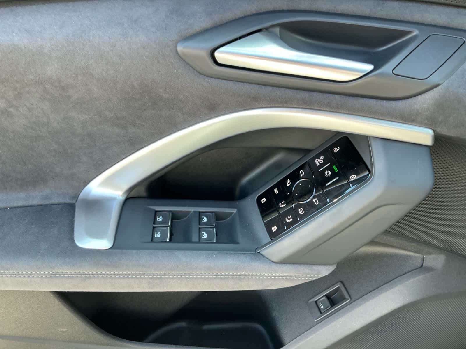 new 2026 Audi SQ5 car, priced at $75,435