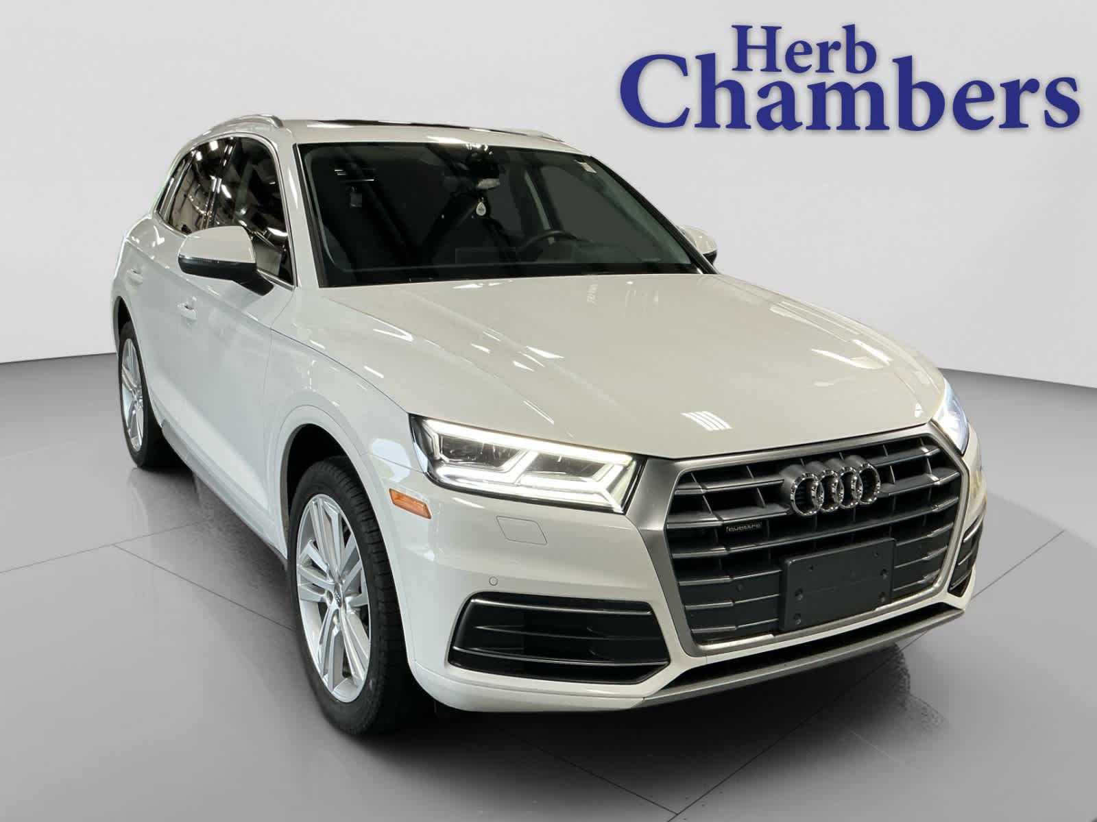 2018 Audi Q5 2.0T quattro S tronic Premium Plus's photo