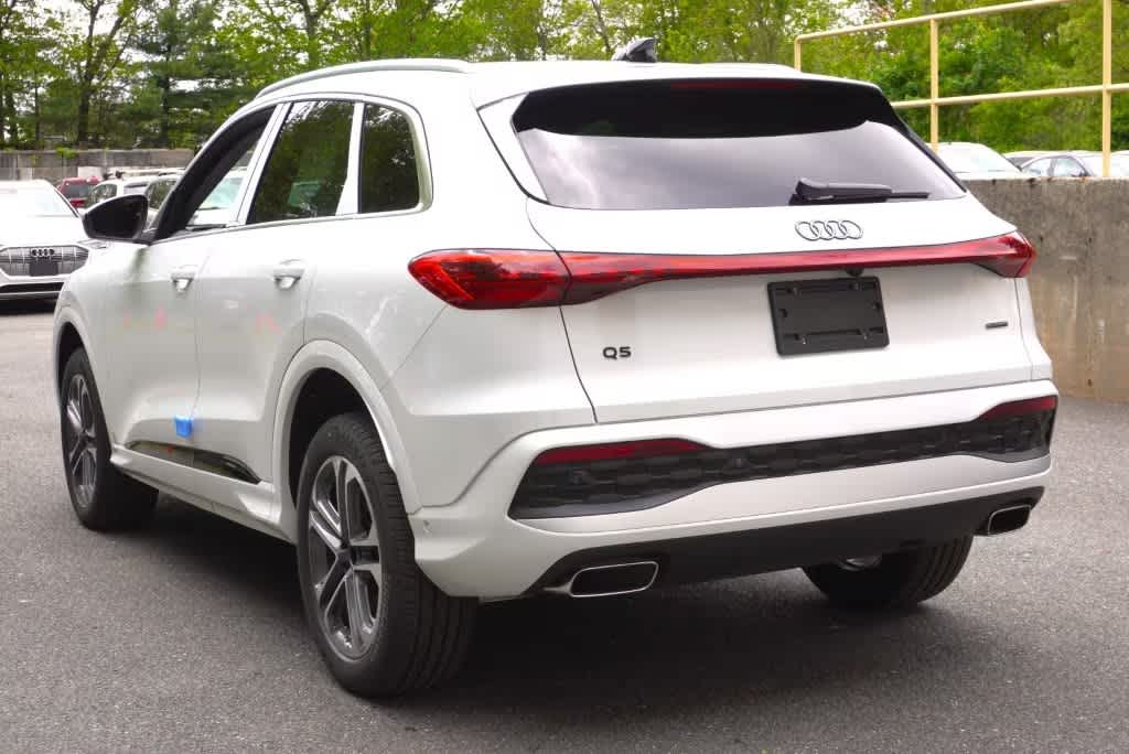 new 2025 Audi Q5 car, priced at $59,980