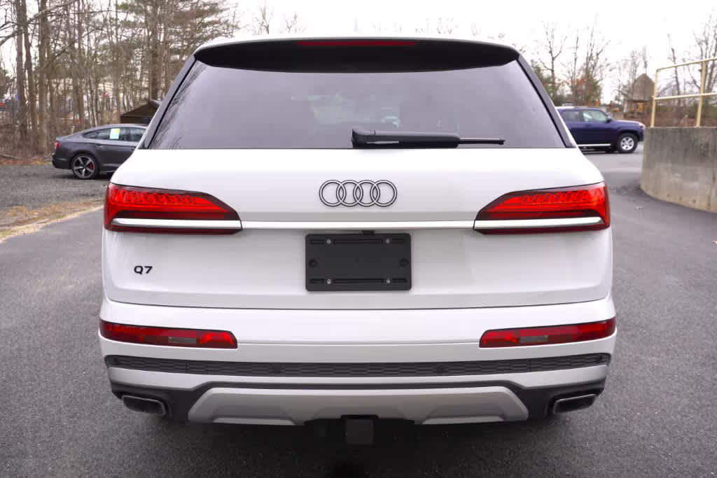 new 2025 Audi Q7 car, priced at $76,480