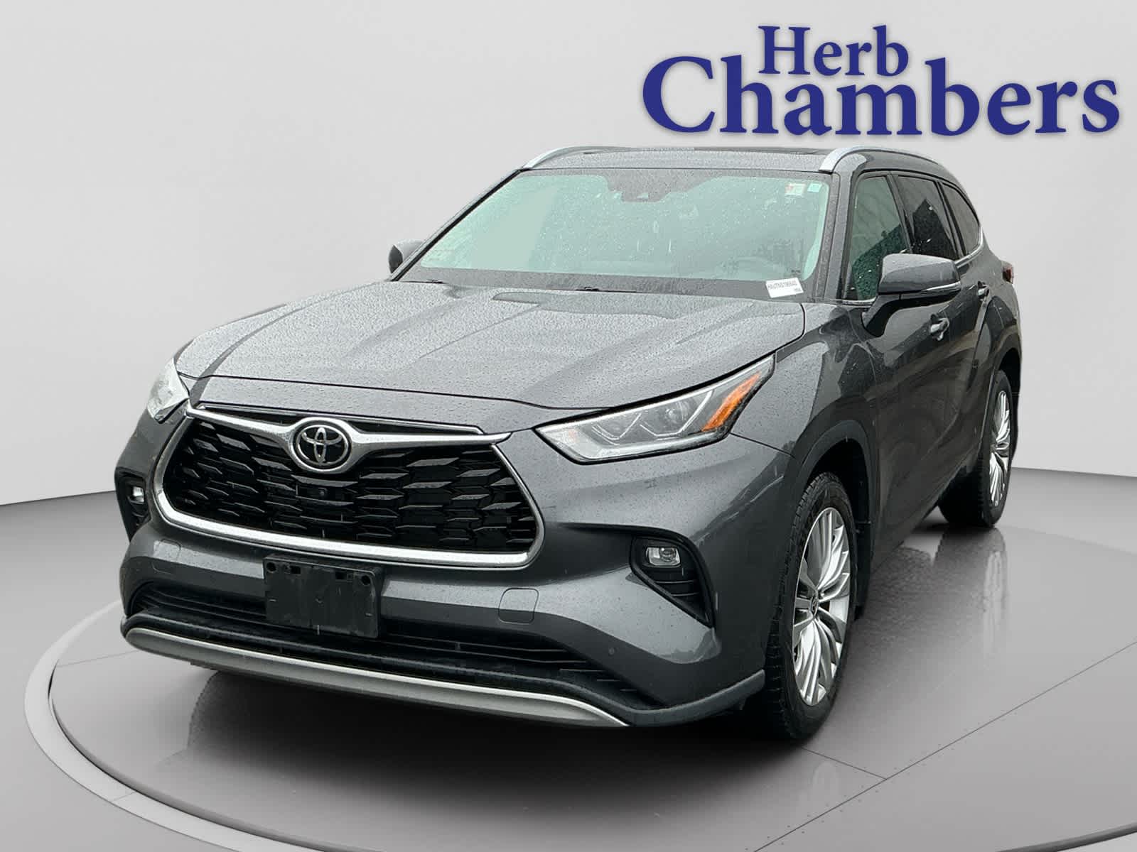 used 2022 Toyota Highlander car, priced at $35,498