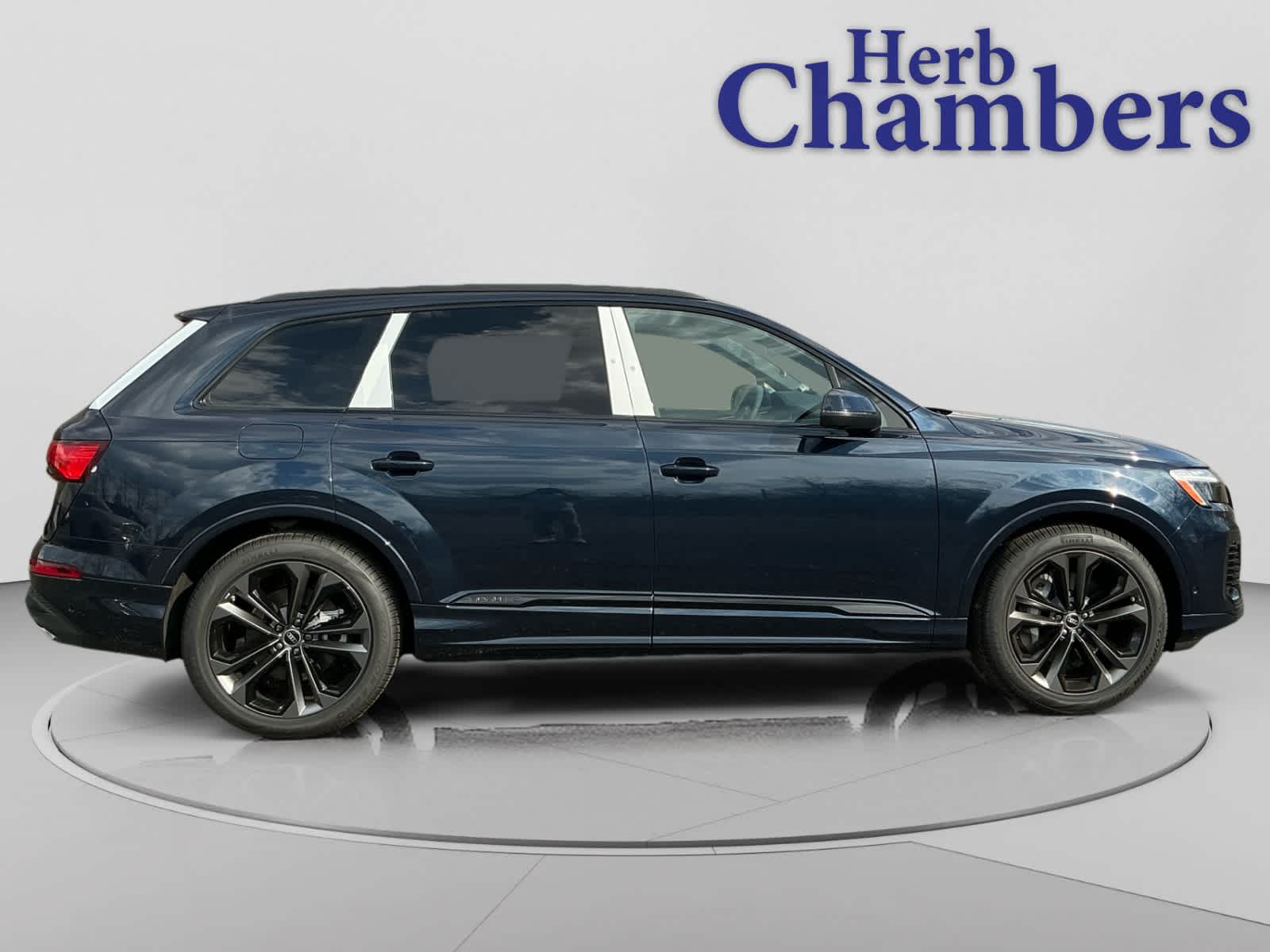 new 2026 Audi Q7 car, priced at $77,900