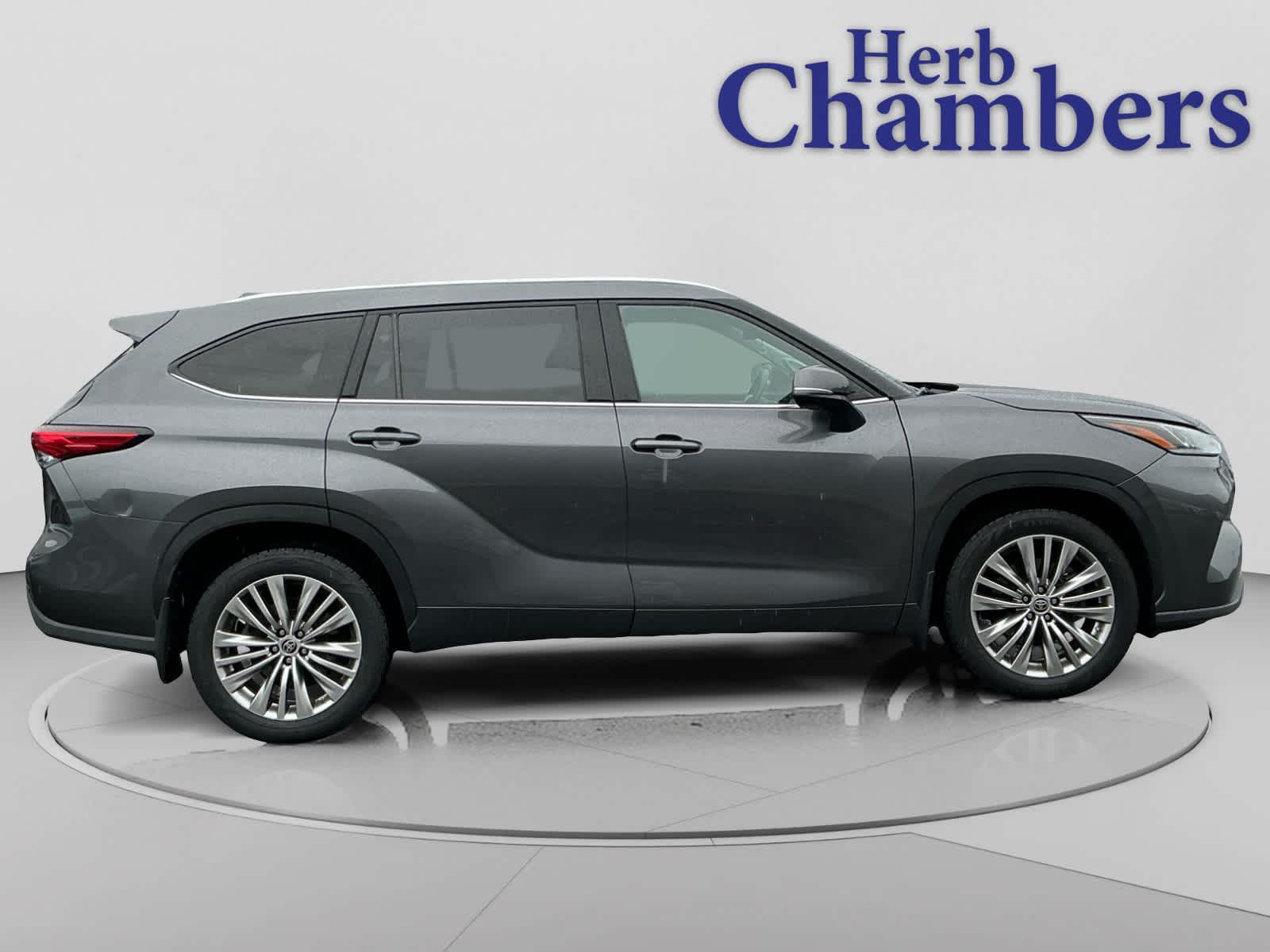 used 2022 Toyota Highlander car, priced at $35,498
