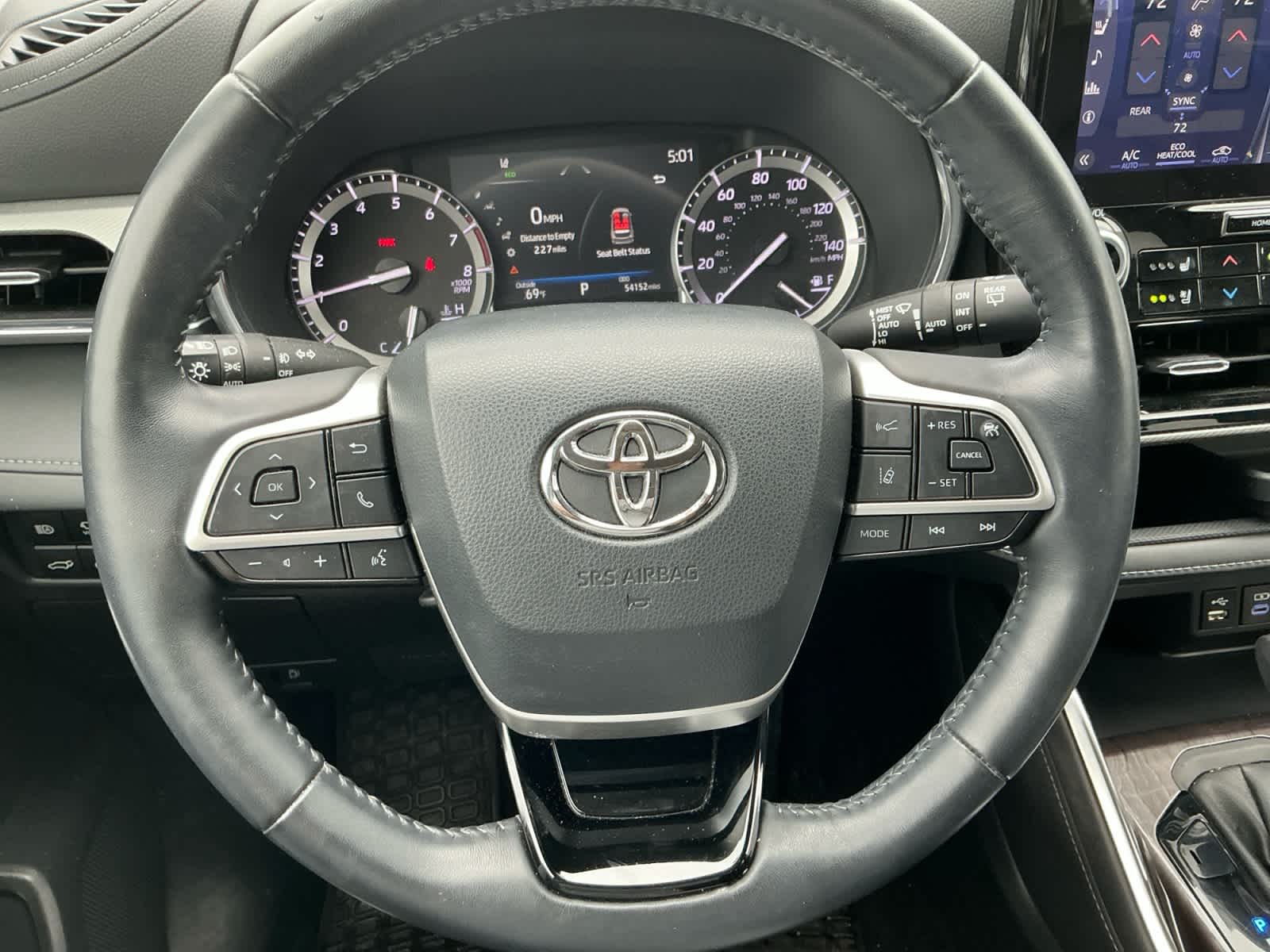 used 2022 Toyota Highlander car, priced at $35,498