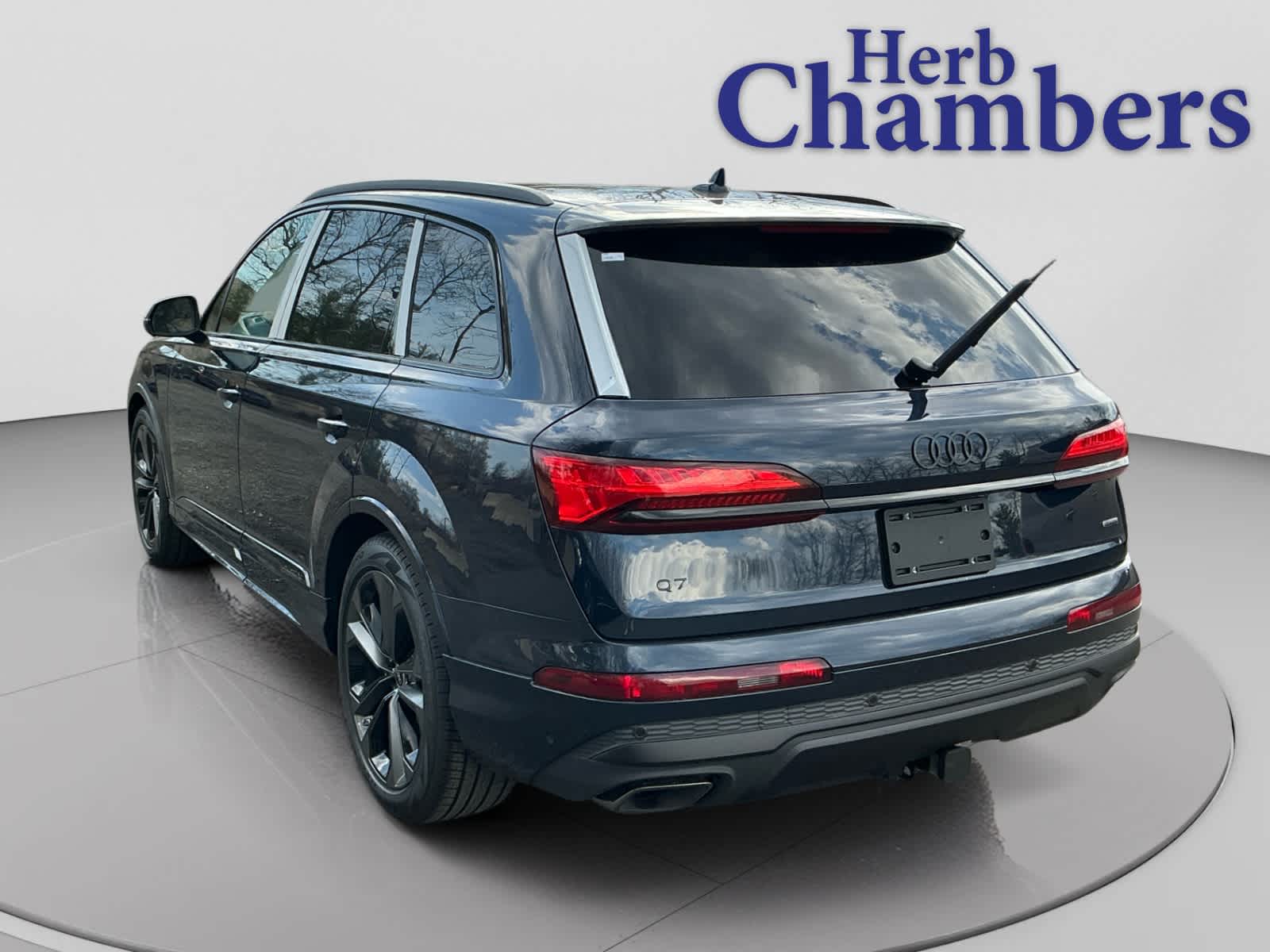 new 2026 Audi Q7 car, priced at $77,900