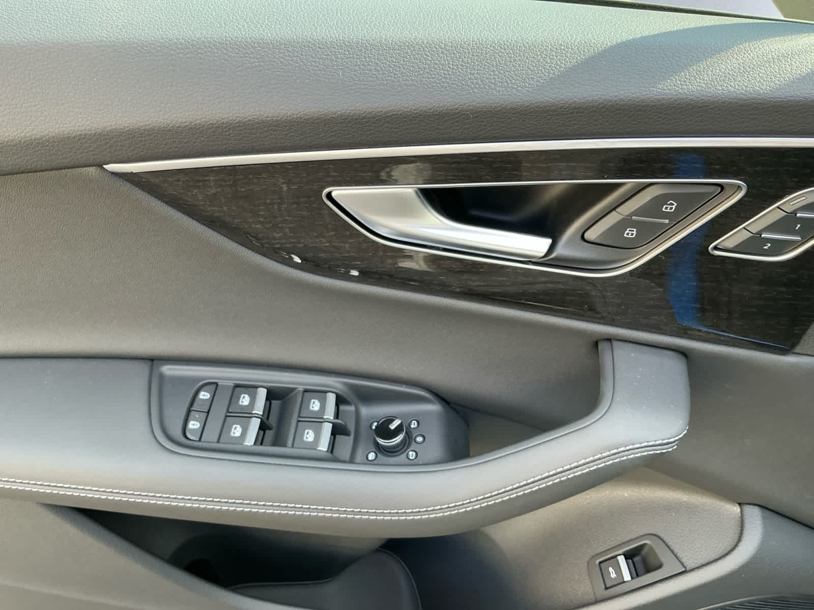 new 2026 Audi Q7 car, priced at $78,445