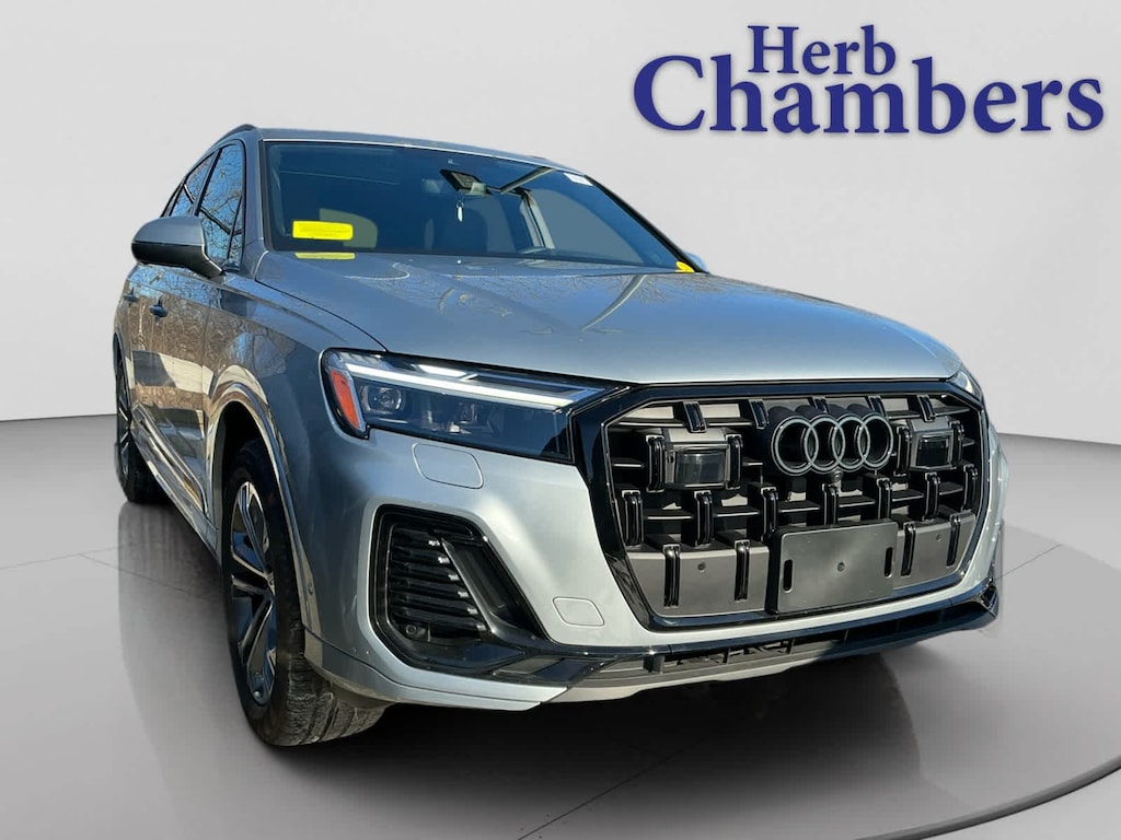 Used 2025 Audi Q7 45 Premium SUV