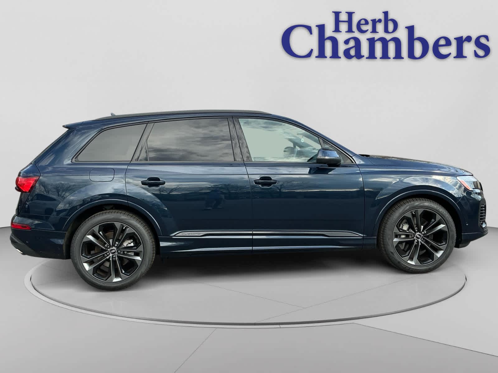 new 2026 Audi Q7 car, priced at $76,750