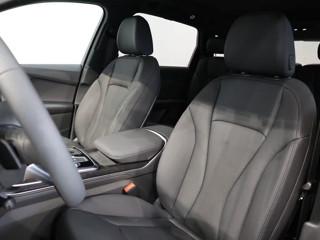 new 2026 Audi Q7 car, priced at $79,155