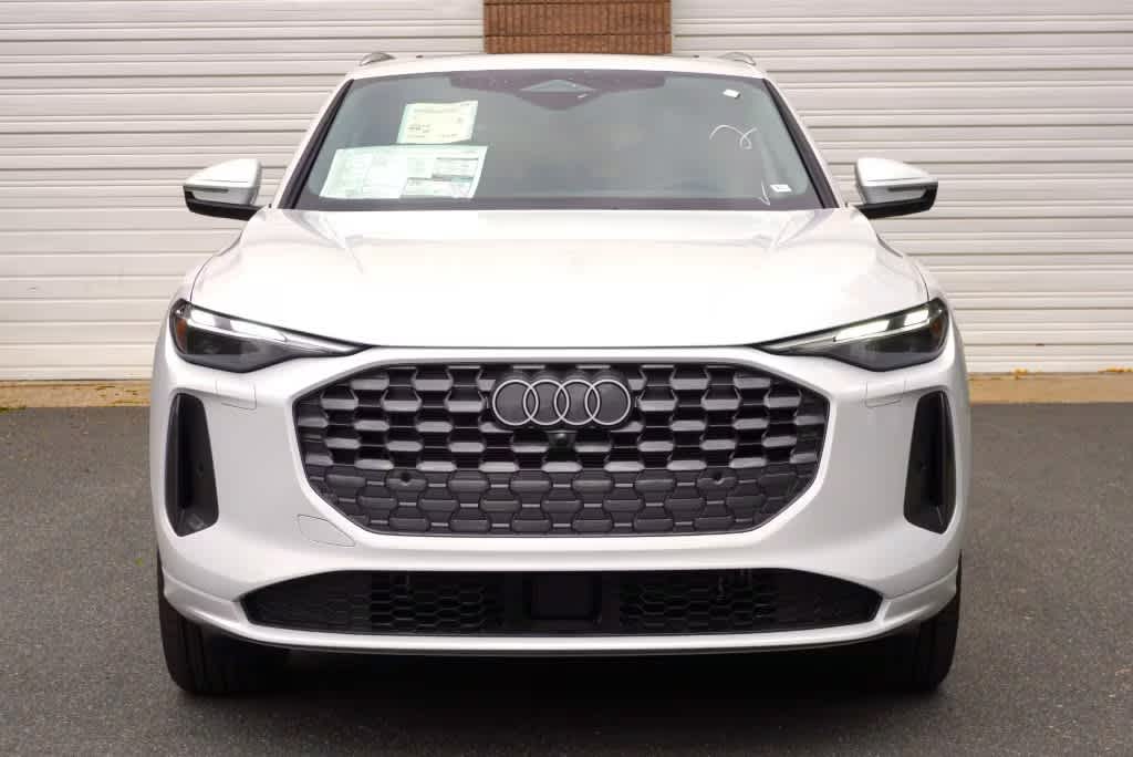 new 2025 Audi Q5 car, priced at $59,980