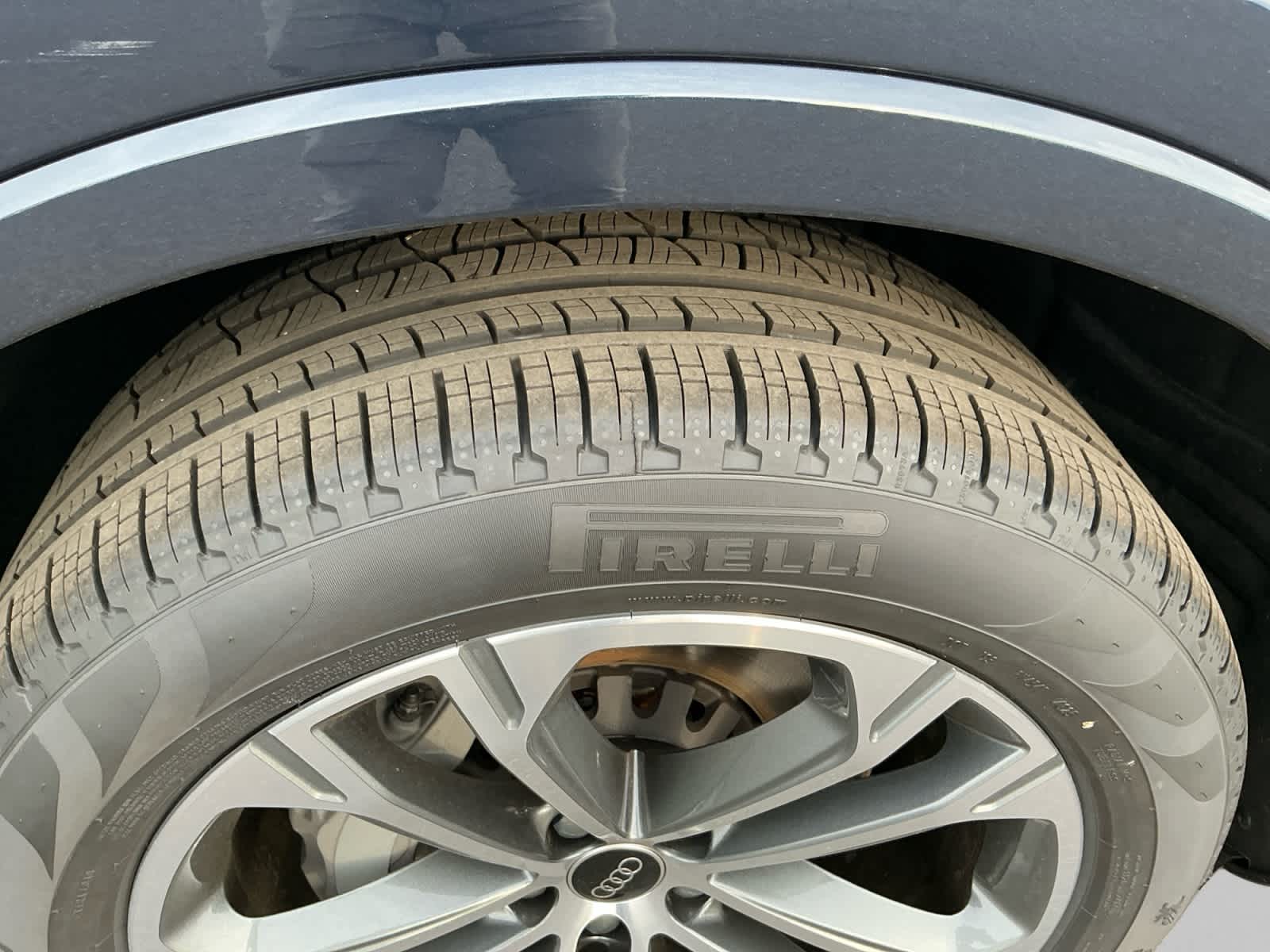 new 2026 Audi Q7 car, priced at $71,445