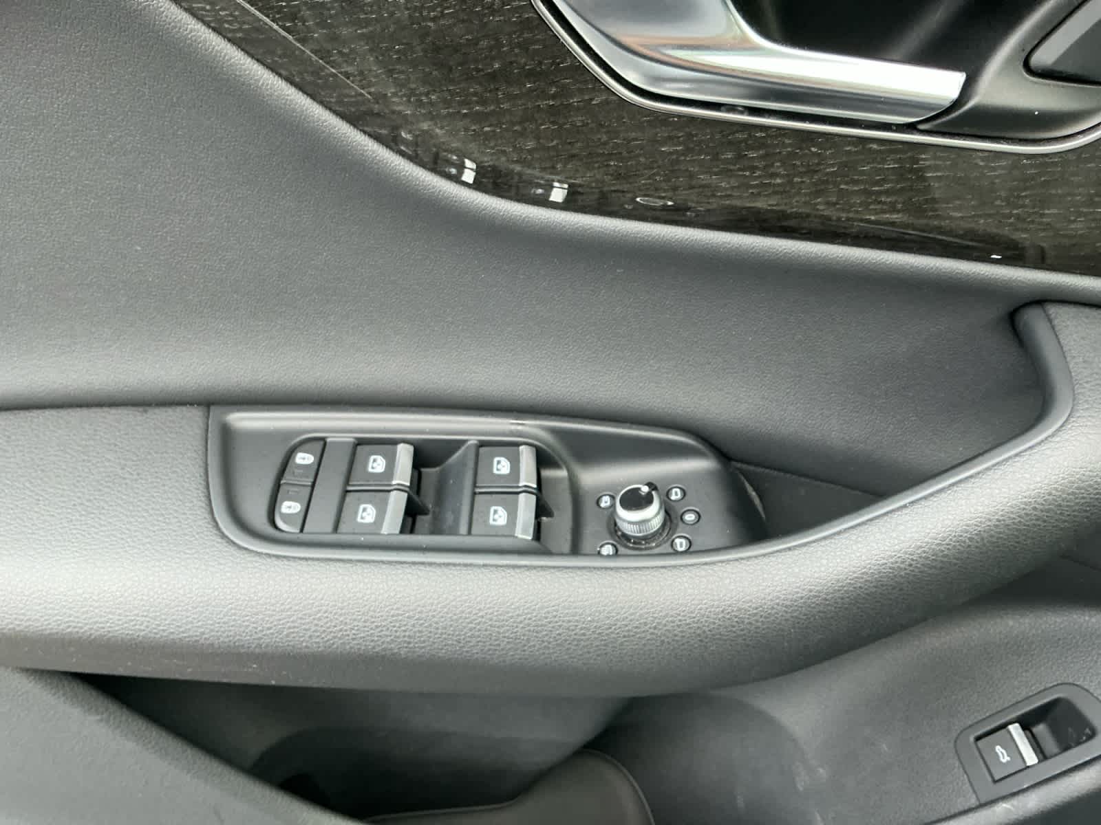 used 2023 Audi Q7 car, priced at $38,498