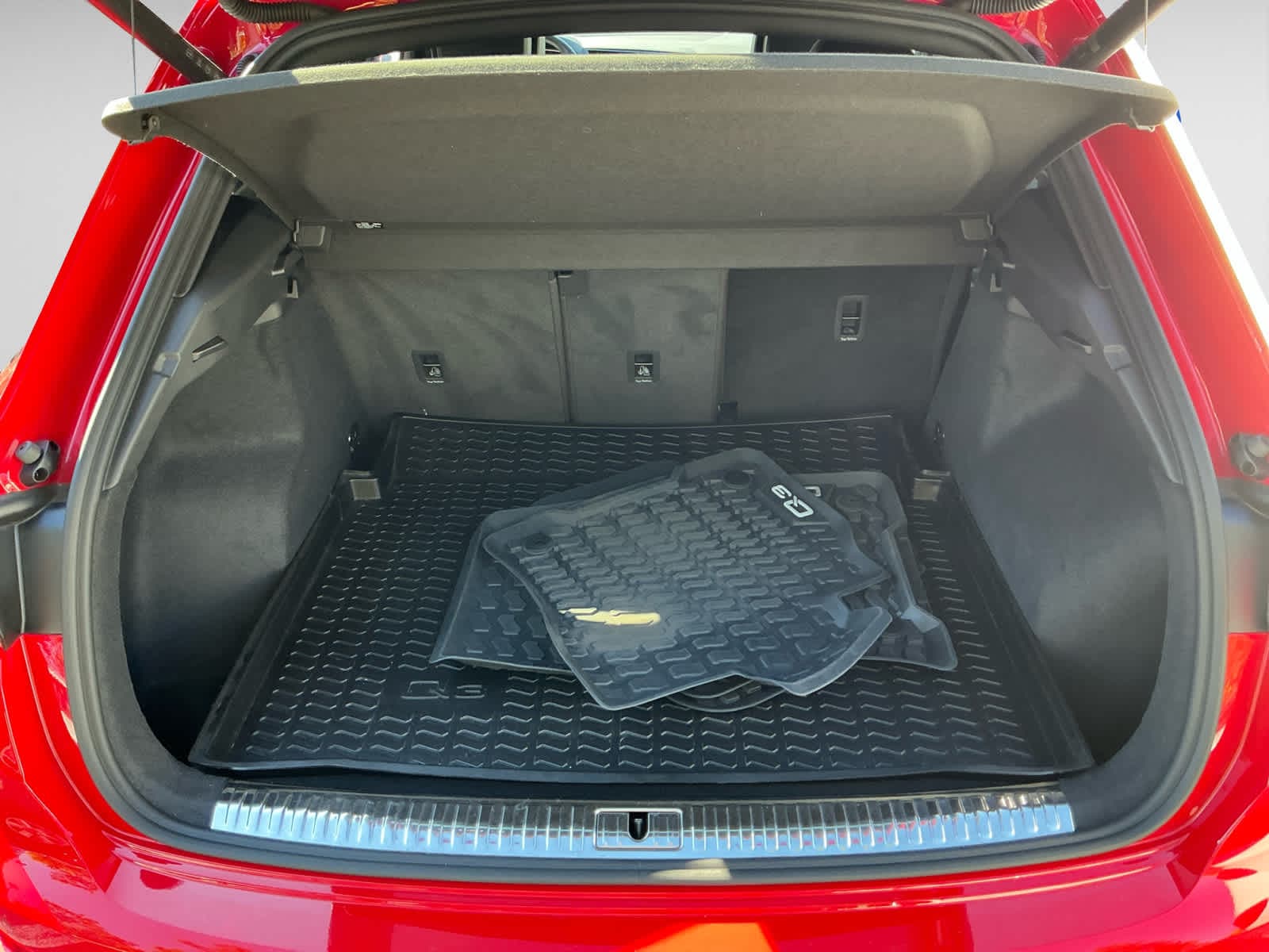 2023 Audi Q3 45 TFSI S line Premium photo 3