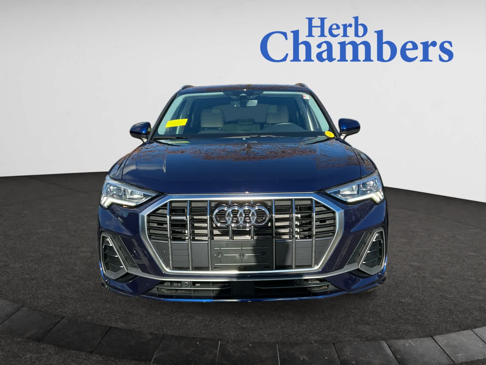 2025 Audi Q3 45 TFSI S line Premium photo 2