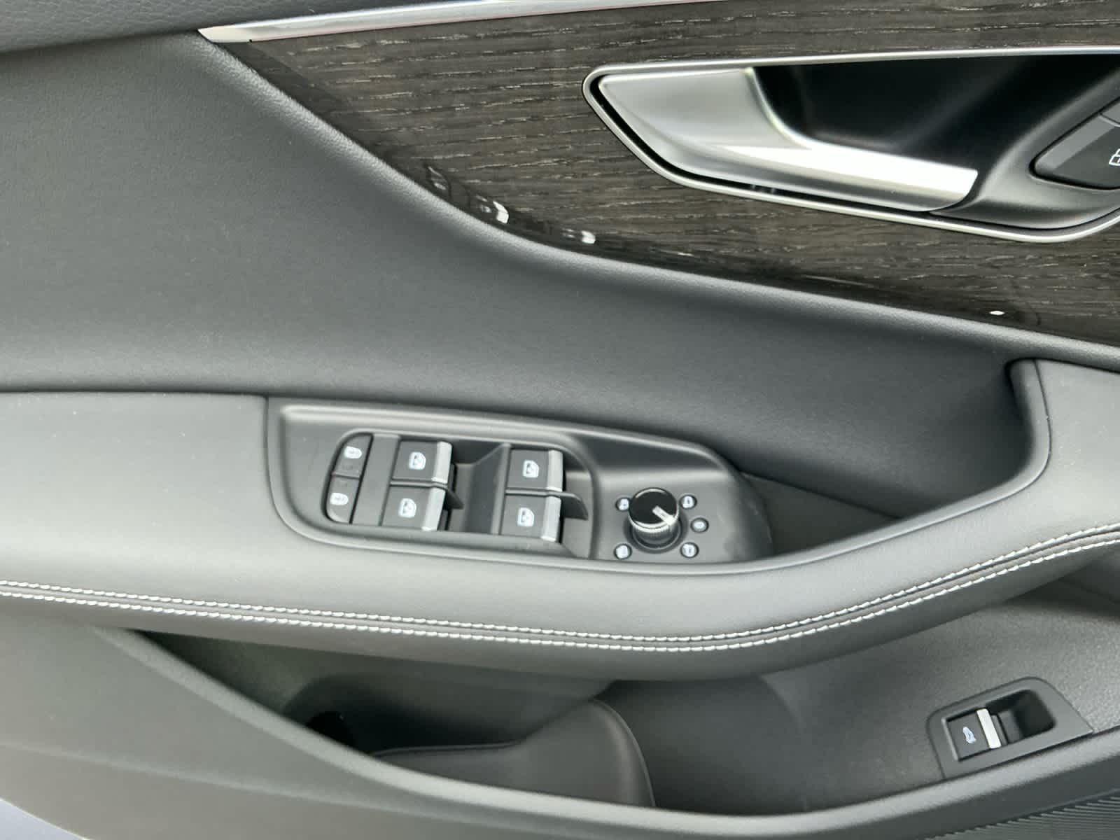 new 2026 Audi Q7 car, priced at $78,445