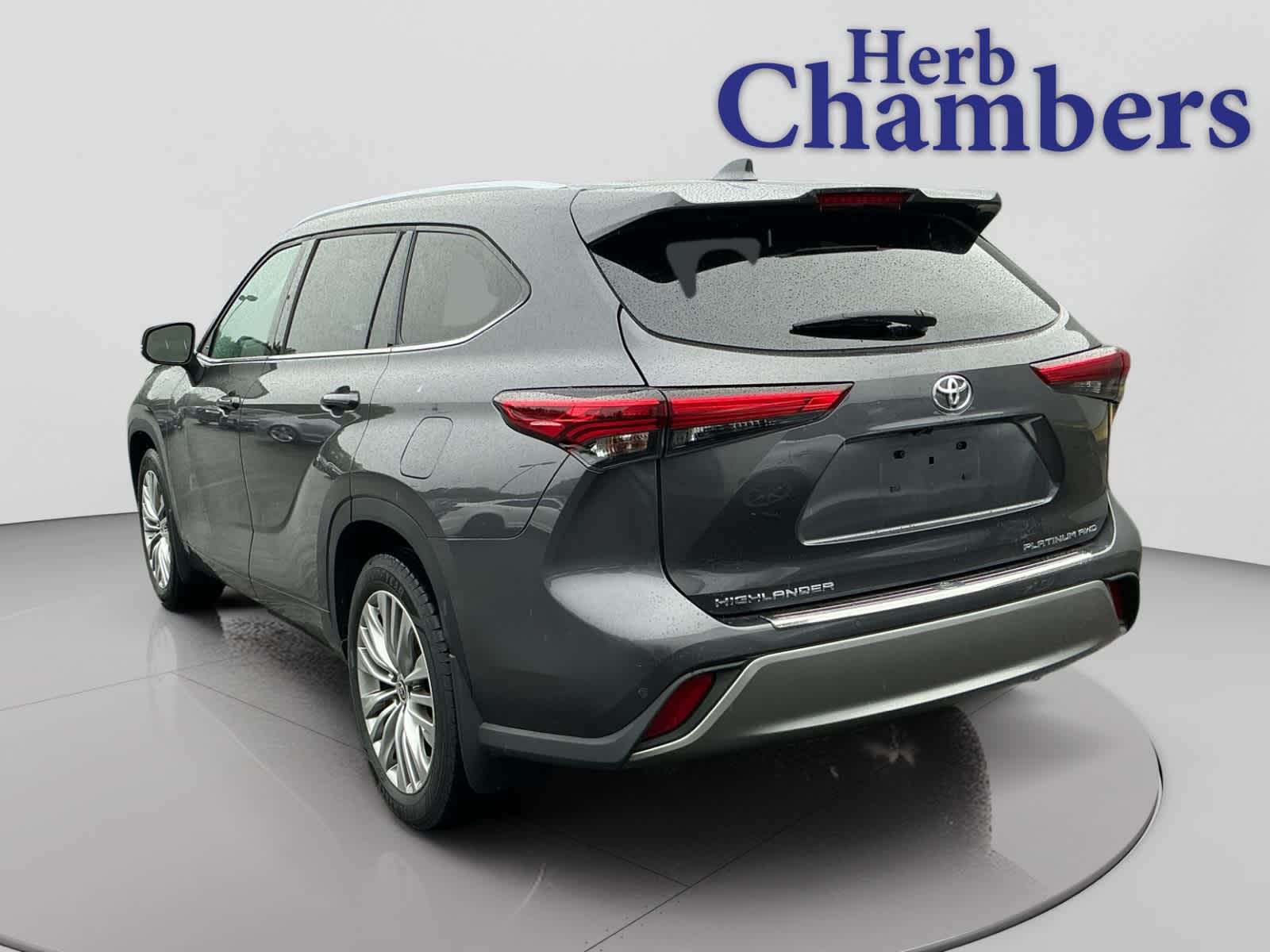 used 2022 Toyota Highlander car, priced at $35,498