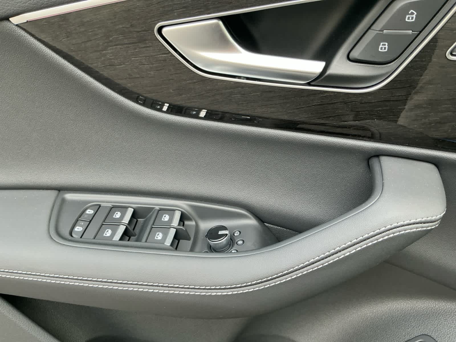 new 2026 Audi Q7 car, priced at $78,410