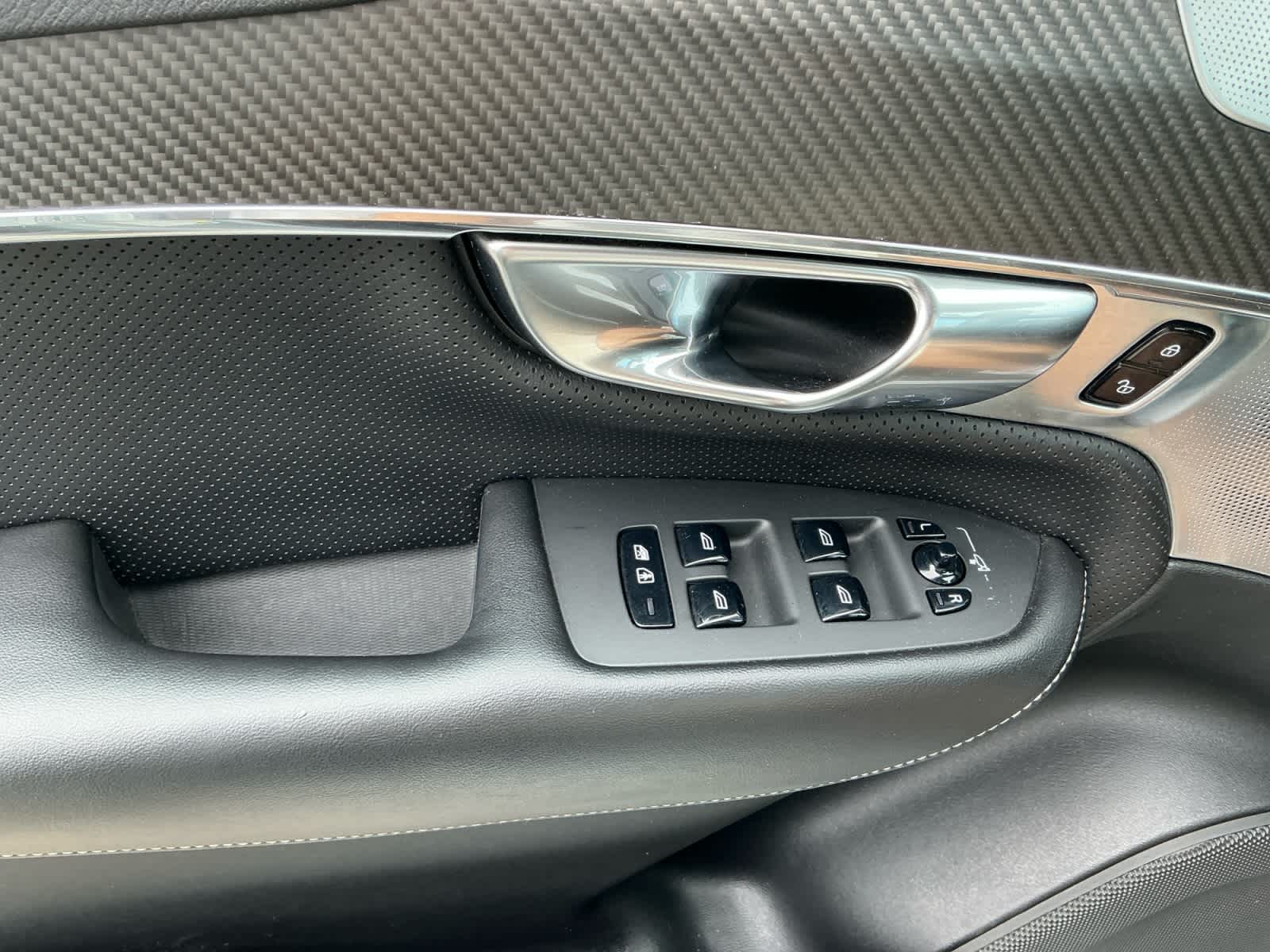 used 2018 Volvo XC90 car, priced at $17,997