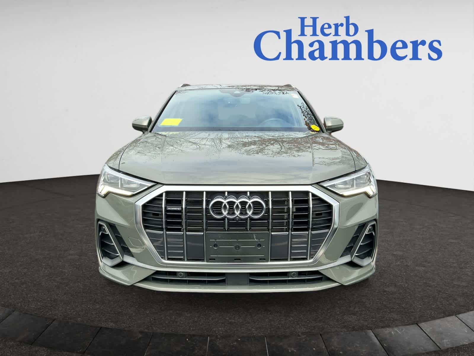 2025 Audi Q3 45 TFSI S line Premium photo 2