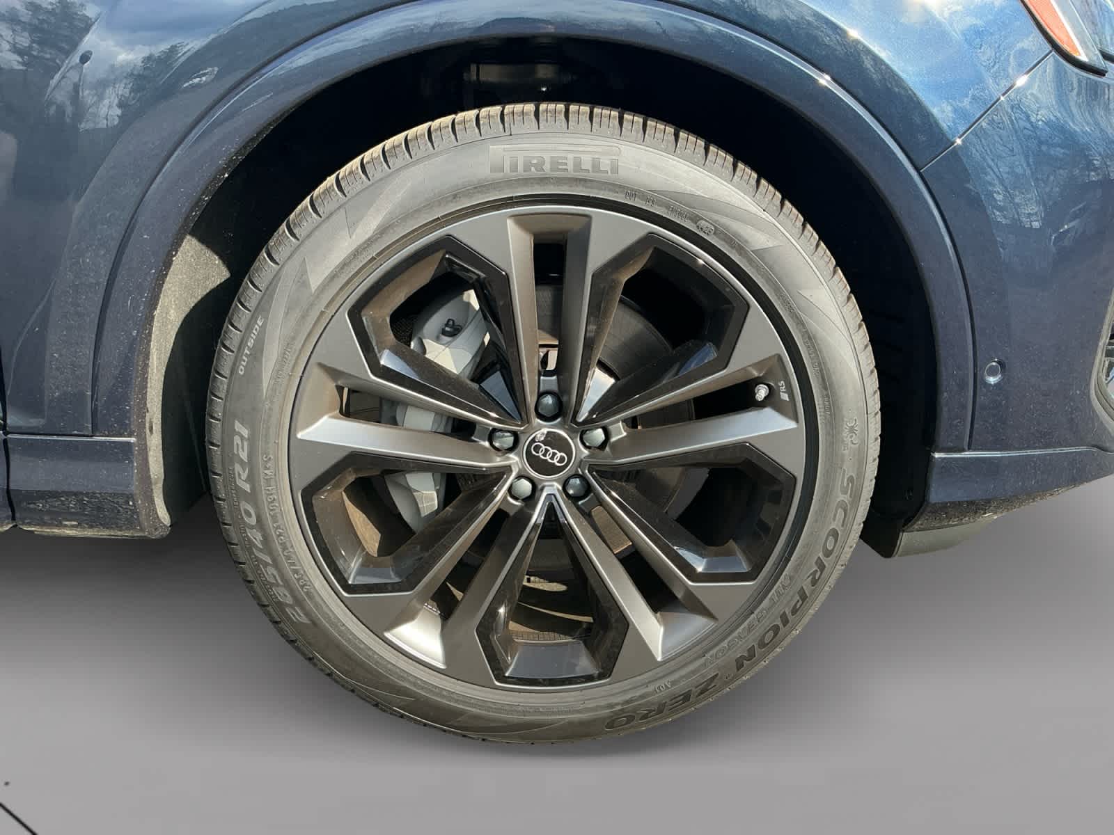 new 2026 Audi Q7 car, priced at $77,900