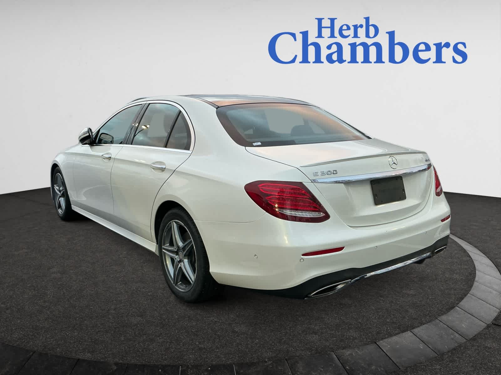 2017 Mercedes Benz E 300 4MATIC Sedan photo 3