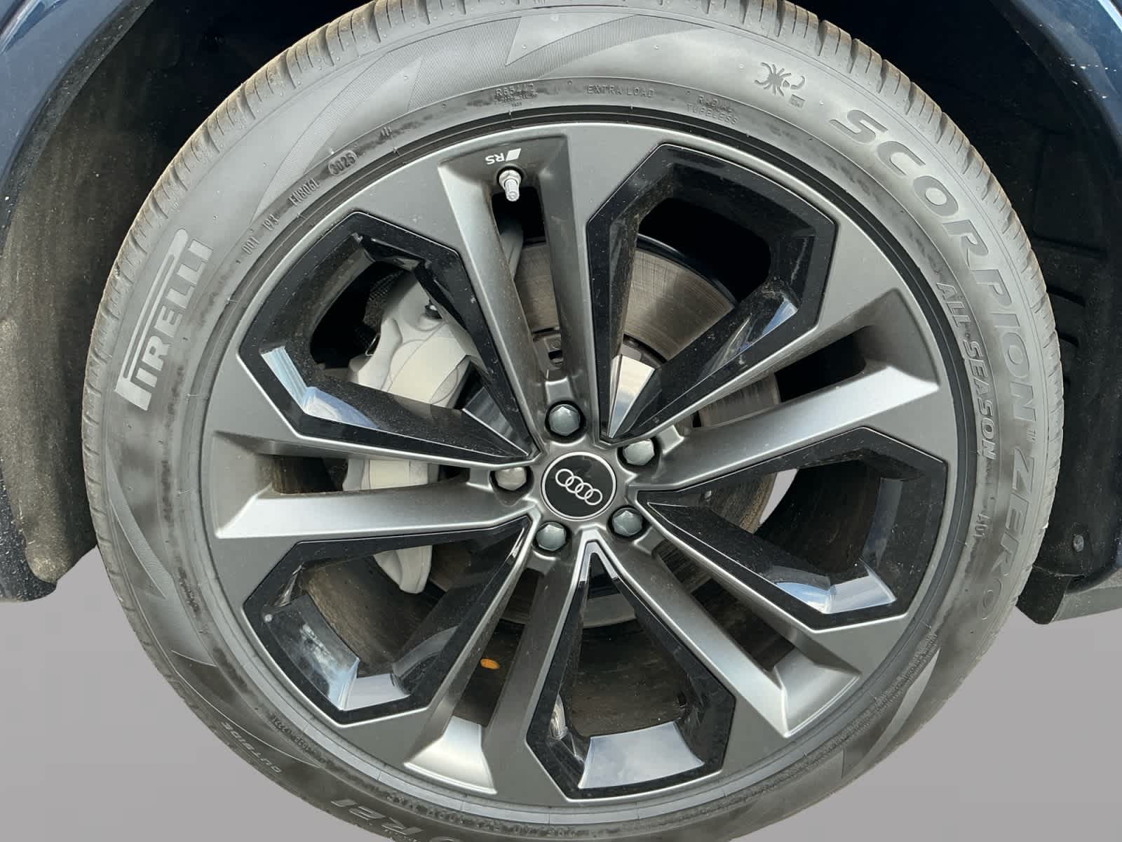 new 2026 Audi Q7 car, priced at $76,750