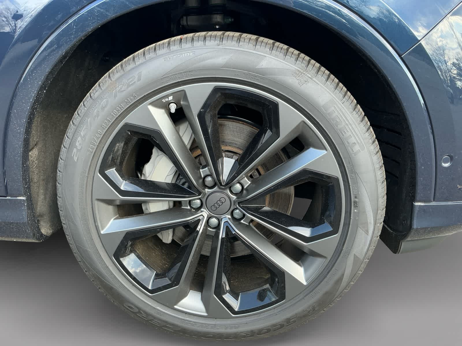 new 2026 Audi Q7 car, priced at $78,445