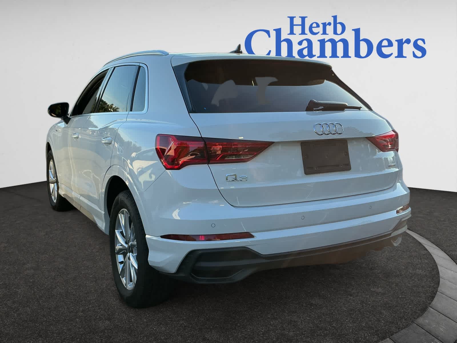 2024 Audi Q3 S line Premium photo 3