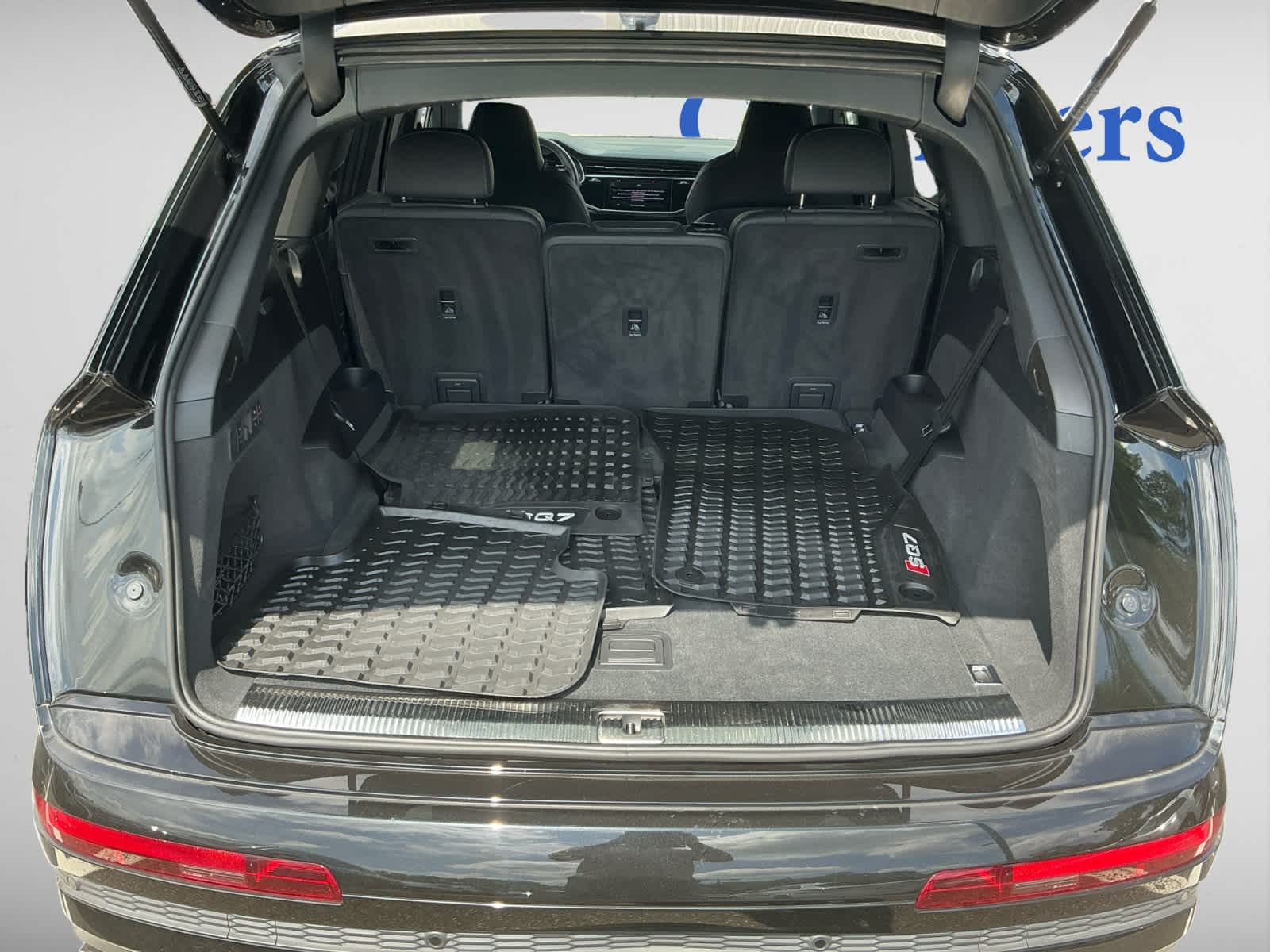2023 Audi SQ7 Prestige photo 2