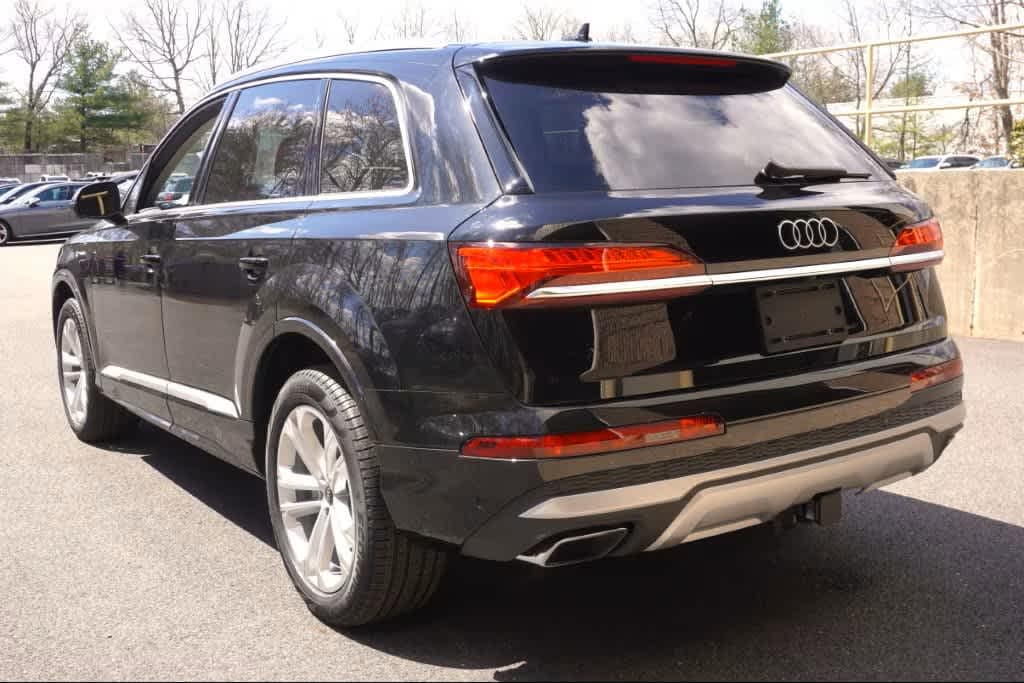 New 2026 Audi Q7 45 Premium SUV
