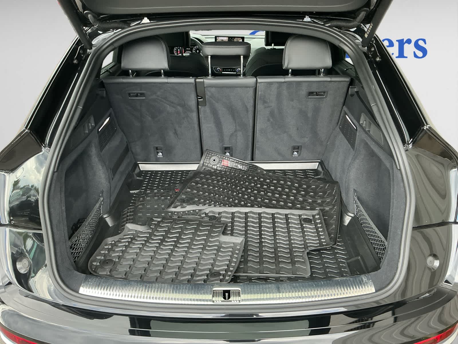 2023 Audi SQ5 Prestige photo 4