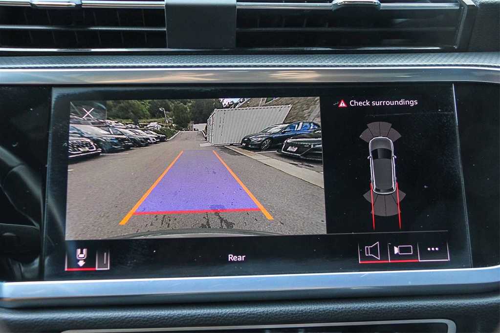 Thumbnail: 2022 Audi Q3 - 23