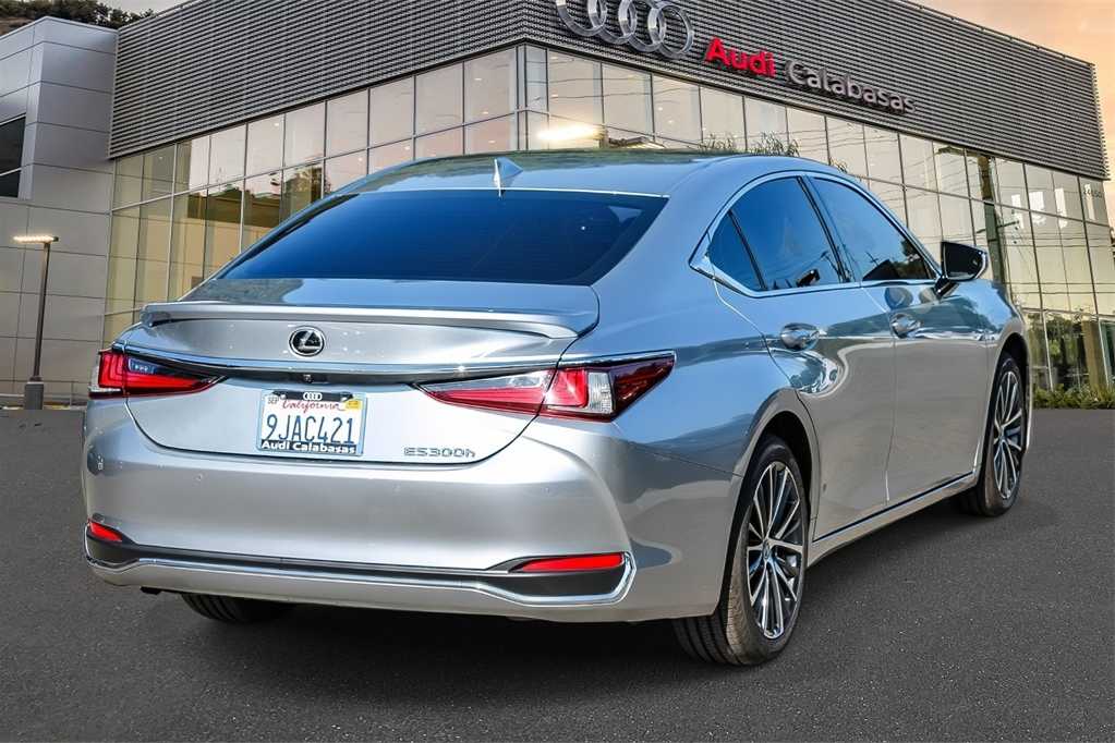 Thumbnail: 2024 Lexus ES - 4