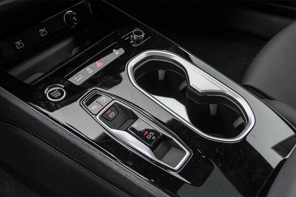 Thumbnail: 2026 Audi A6 - 20