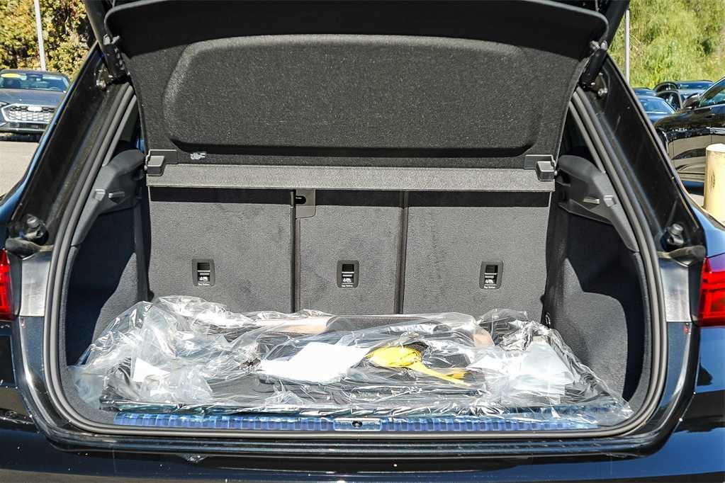 Thumbnail: 2025 Audi Q3 - 29