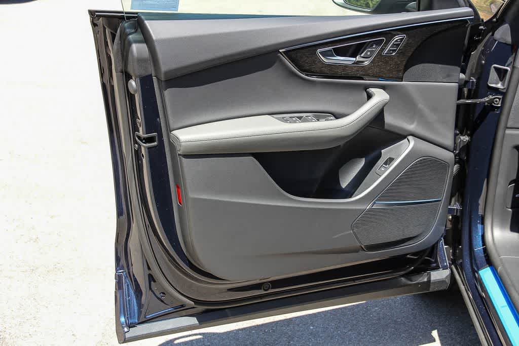 Thumbnail: 2026 Audi Q8 - 19