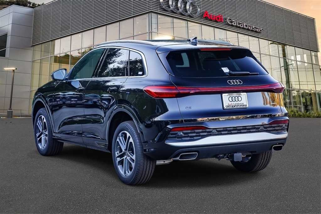 Thumbnail: 2025 Audi Q5 - 6