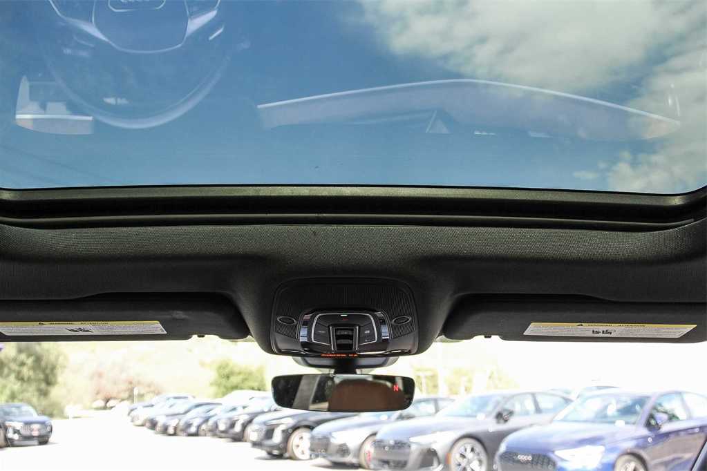 Thumbnail: 2022 Audi e-tron - 12