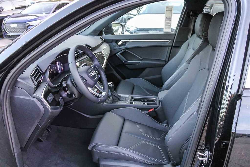 Thumbnail: 2025 Audi Q3 - 19