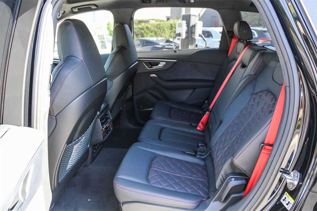 Thumbnail: 2026 Audi Q7 - 14